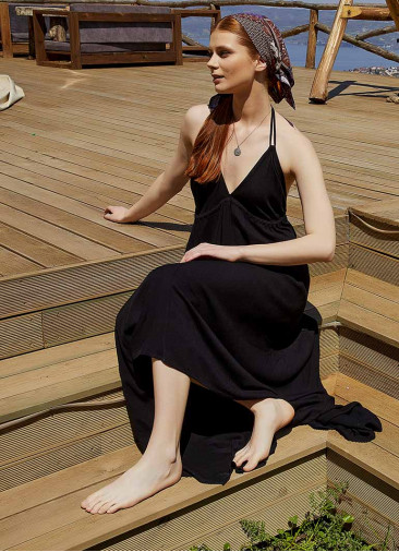 Resort Casual Backless Handkerchief Dress
